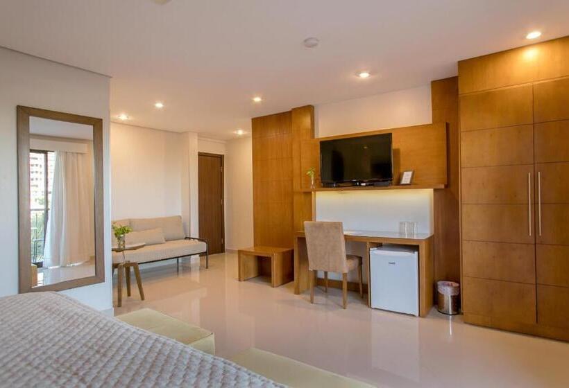 اتاق اجرایی, Las Lomas Casa