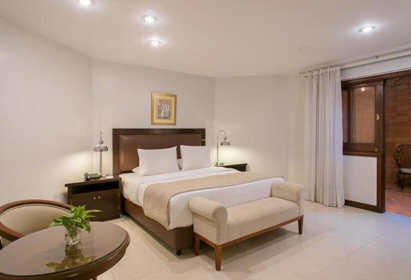 اتاق اجرایی, Las Lomas Casa