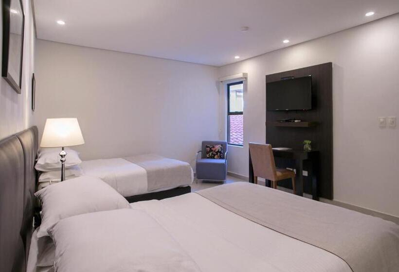 اتاق اجرایی, Las Lomas Casa