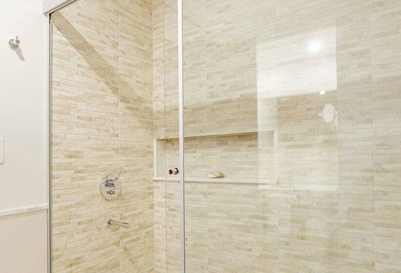 اتاق اجرایی, Las Lomas Casa