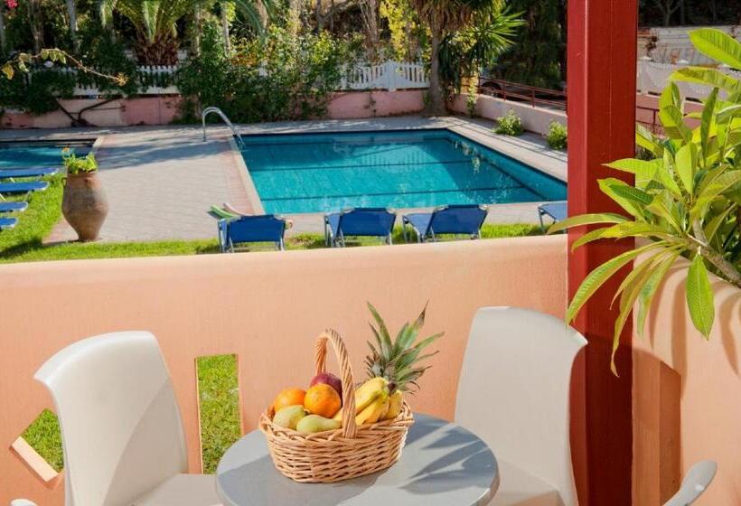 Appartement Deluxe 1 Chambre avec Vue sur la Piscine, Marianthi Apts By Estia