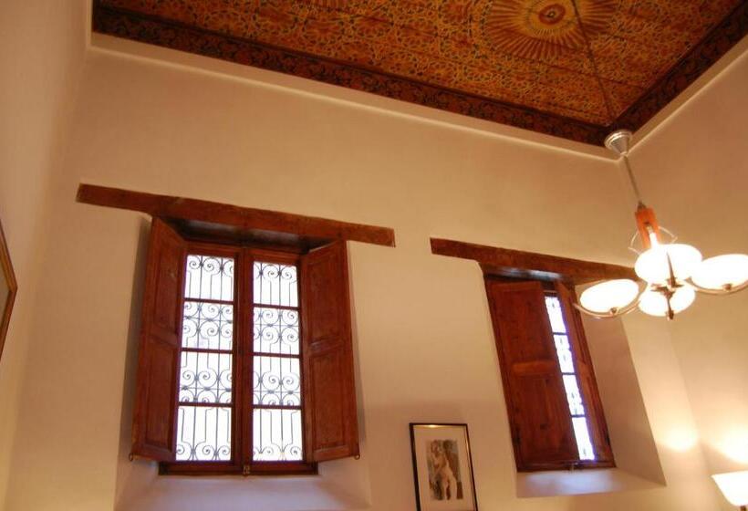 标准间, Ryad Mabrouka