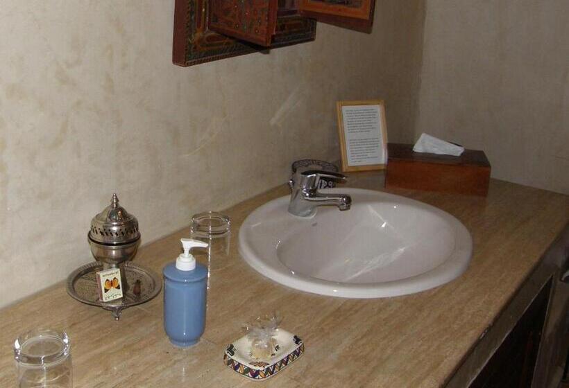 套房, Ryad Mabrouka