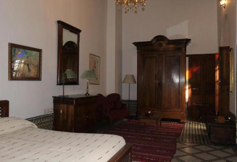 标准间, Ryad Mabrouka