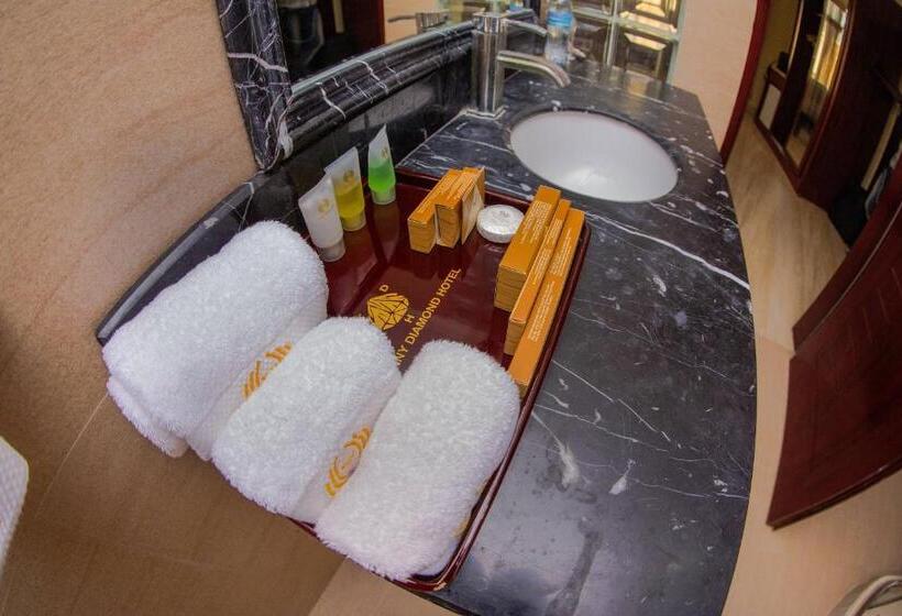 سوییت جونیور, Tiffany Diamond Hotels Ltd   Indira Gandhi Street
