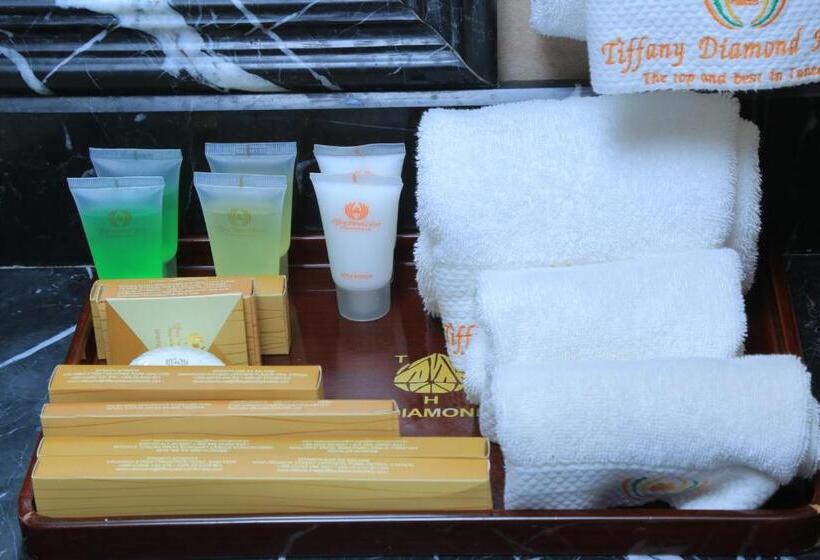 سوییت جونیور, Tiffany Diamond Hotels Ltd   Indira Gandhi Street