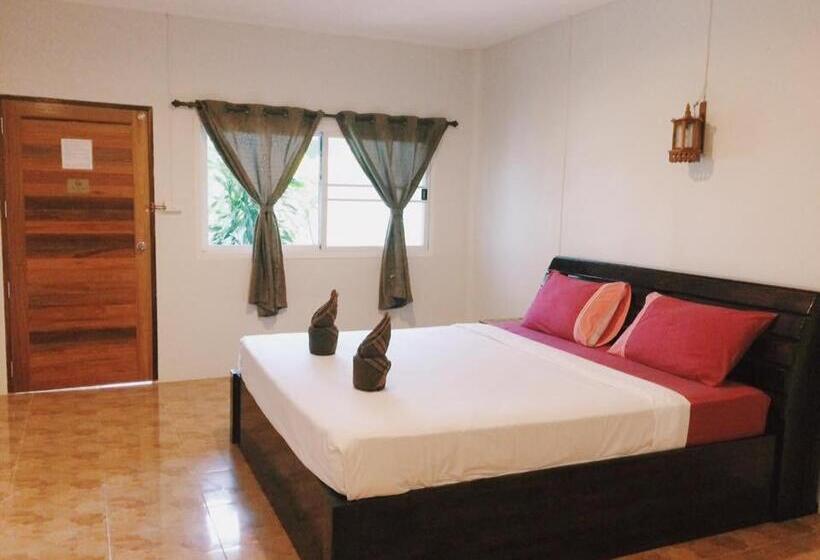带大床的标准间, Maehaad Garden Inn