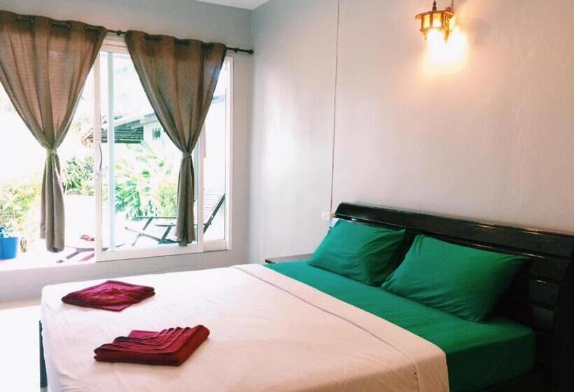 带大床的标准间, Maehaad Garden Inn