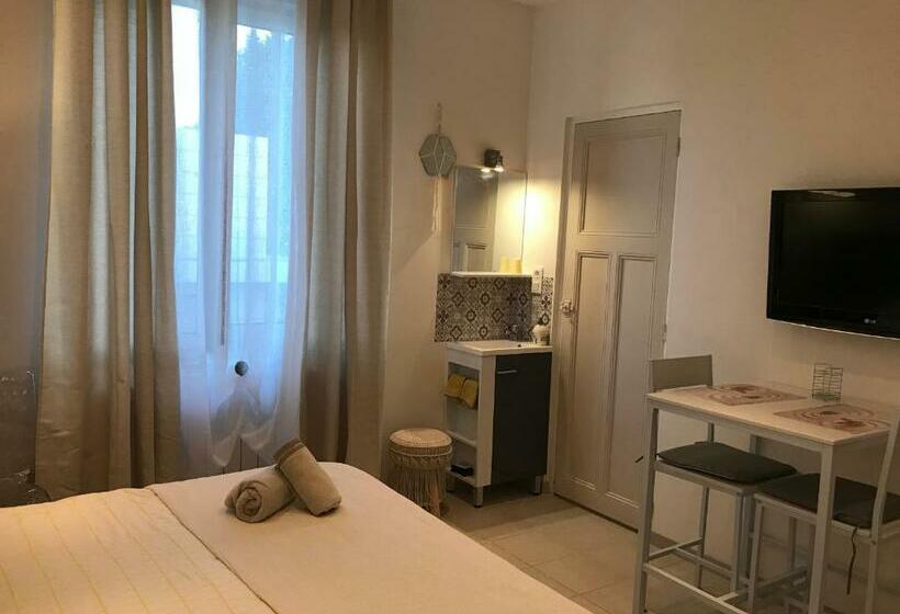 דירת חדר, Le Marty