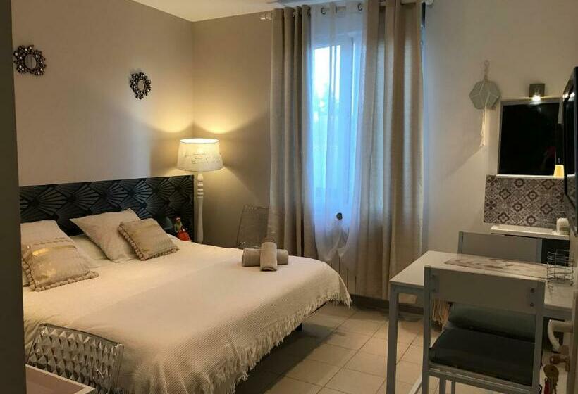 דירת חדר, Le Marty