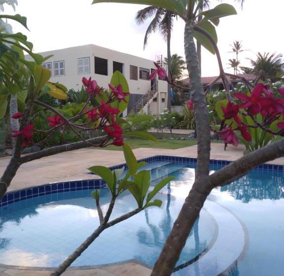 חדר קומפורט לשלושה, Vila Saguaro