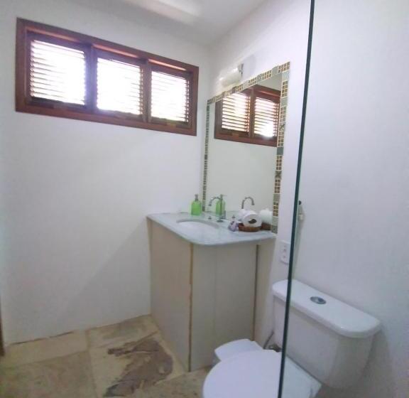 חדר קומפורט לשלושה, Vila Saguaro