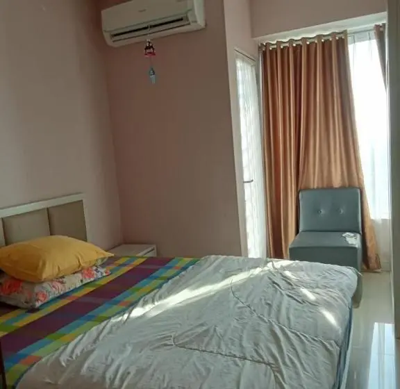 １ベッドルームのデラックスアパートメント, Apartemen Grand Kamala Lagoon Bekasi By Cicie Room