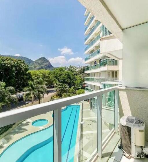 سوییت با چشم‌انداز استخر, Rio Stay Apartamento
