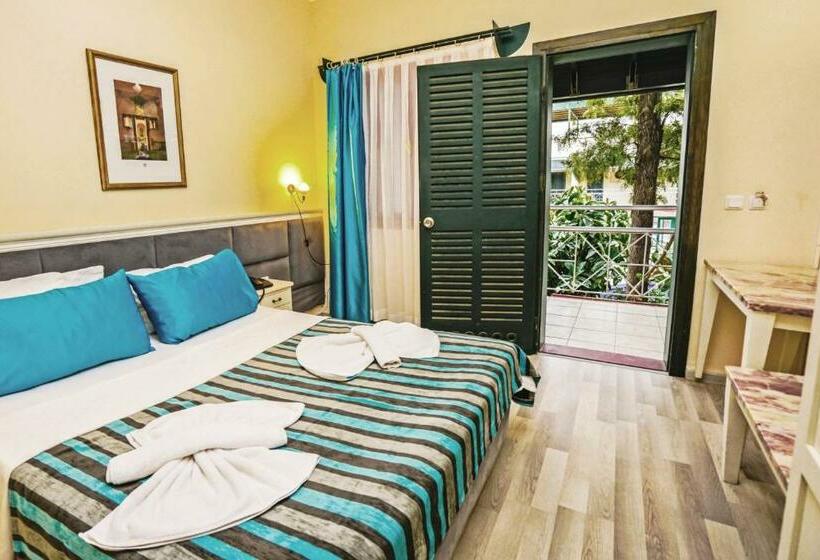 اتاق اکونومی, Bleu Nuit Bodrum