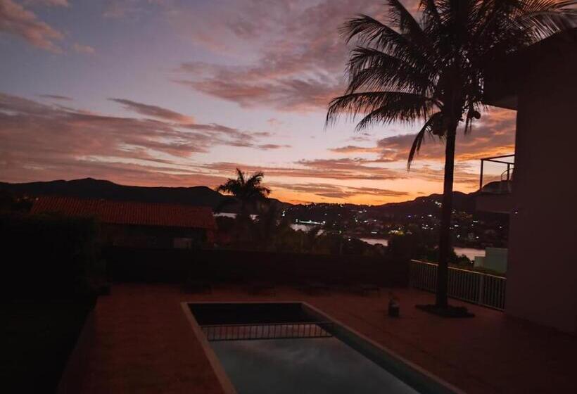 غرفة قياسية رباعية مزودة بشُرفة, Pousada Vale Do Sol Capitólio