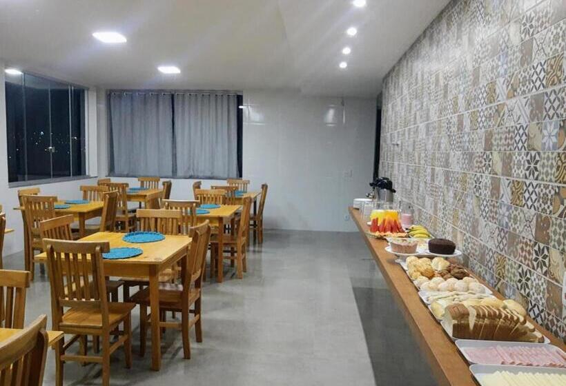 غرفة قياسية رباعية مزودة بشُرفة, Pousada Vale Do Sol Capitólio