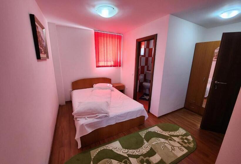 חדר אקונומי, Vila Dolly