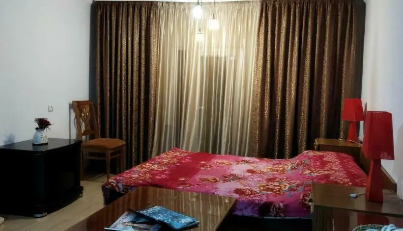 اتاق استاندارد سه نفره, Asine Yerevan