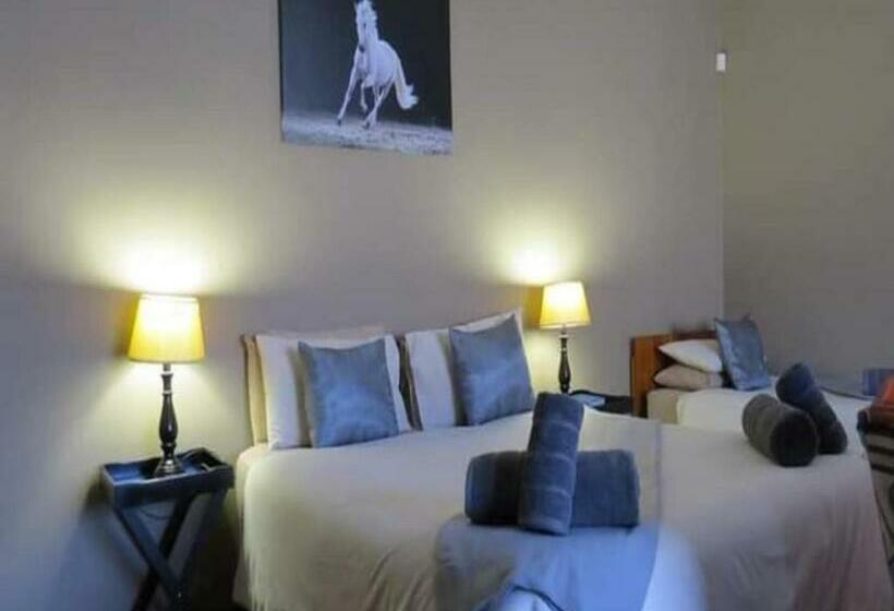 غرفة عائلية, Travellers Joy Guest House