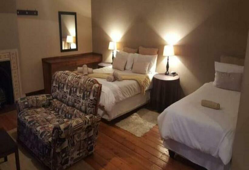 غرفة عائلية, Travellers Joy Guest House