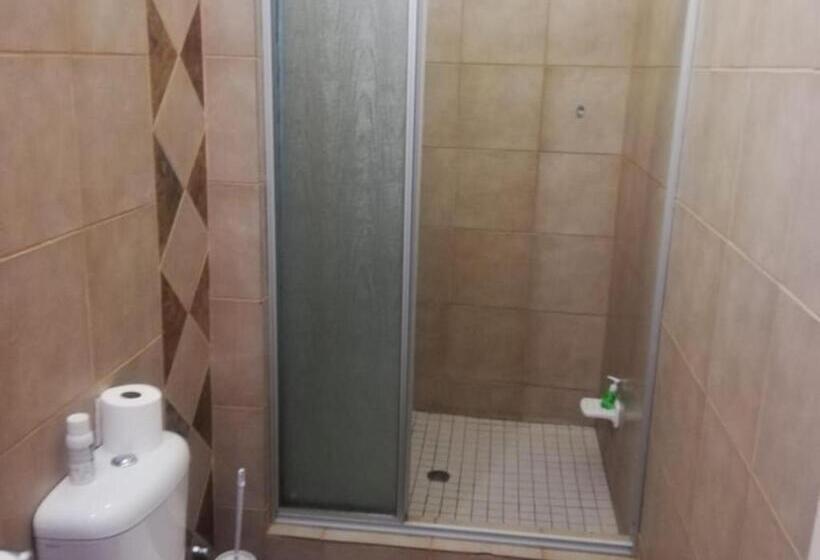 غرفة قياسية رباعية, Travellers Joy Guest House