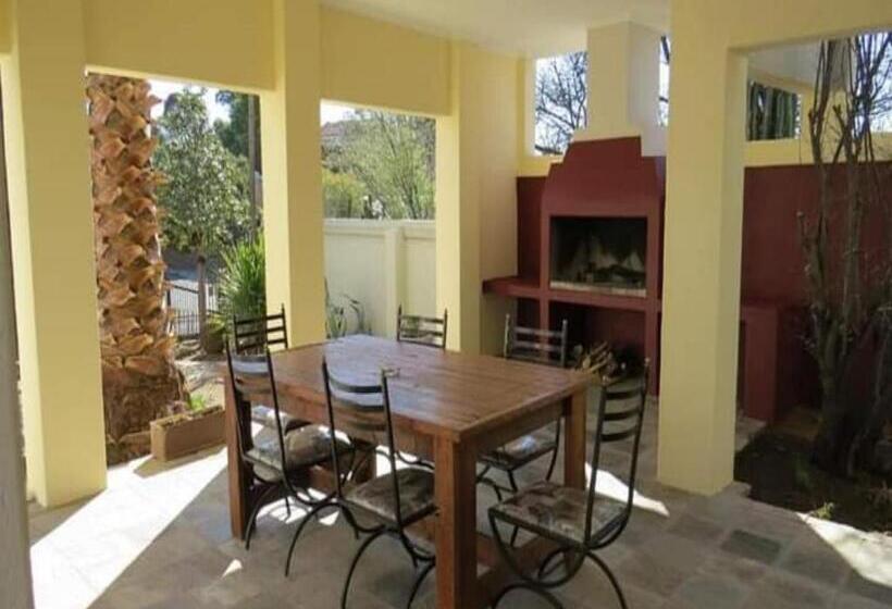 غرفة قياسية رباعية, Travellers Joy Guest House