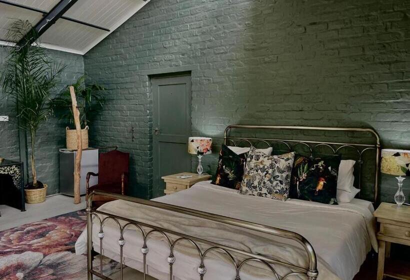 Полулюкс Повышенной Комфортности, Le Rêve Boutique Hôtel