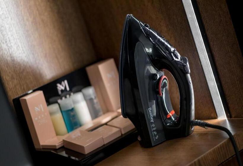 דירת חדר, Mert Boutique