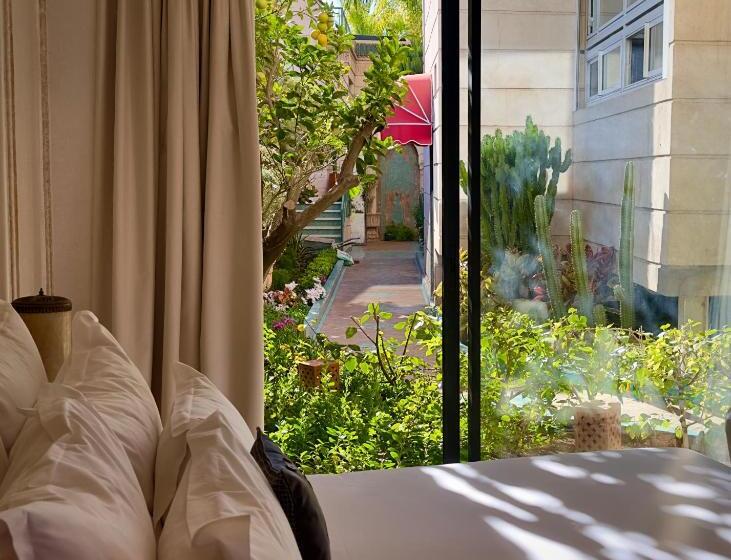 سوییت جونیور, Sillage Palace Sky & Spa