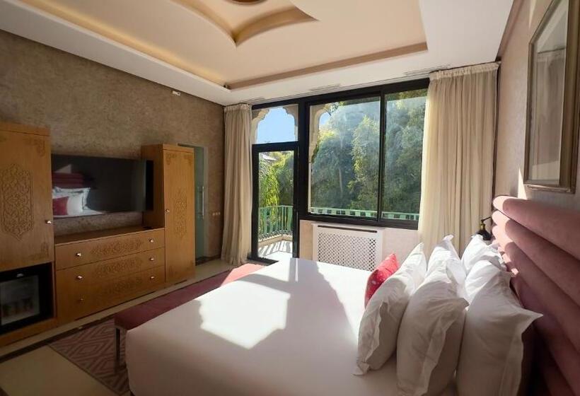 سوییت جونیور, Sillage Palace Sky & Spa