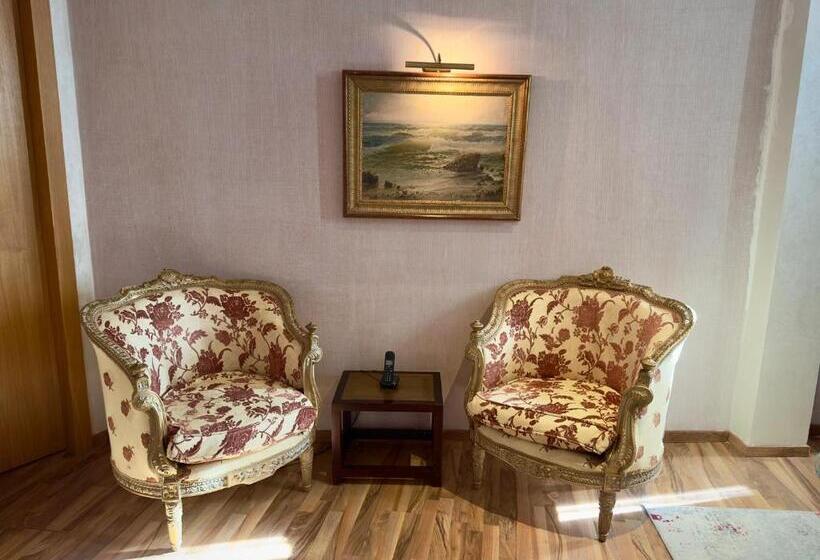 سوییت سوپریور, Sillage Palace Sky & Spa