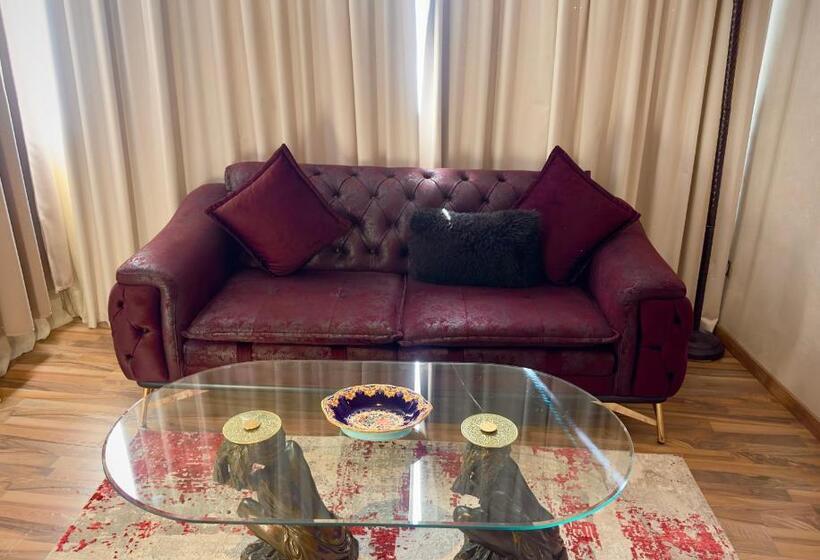 سوییت سوپریور, Sillage Palace Sky & Spa