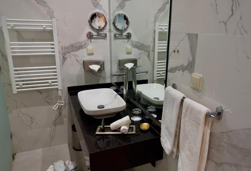 سوییت سوپریور, Sillage Palace Sky & Spa