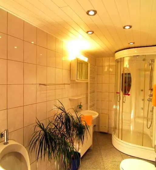 Standard Neljän Hengen Huone, Monteurwohnung Krings Ferienwohnung Am Steinbüchel 1