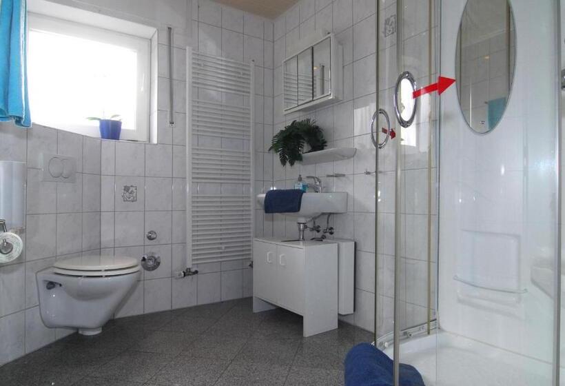 四人标准间, Monteurwohnung Krings Ferienwohnung Am Steinbüchel 1