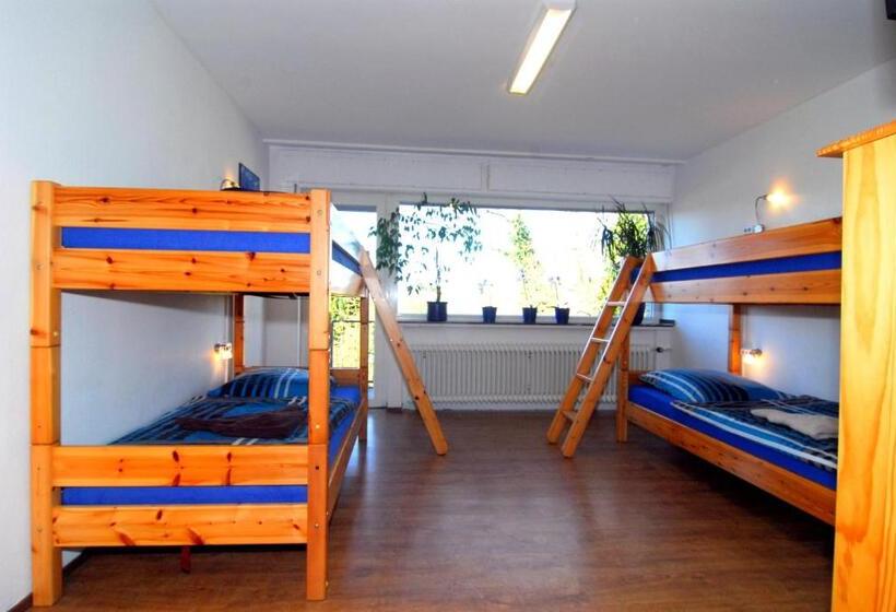 四人标准间, Monteurwohnung Krings Ferienwohnung Am Steinbüchel 1