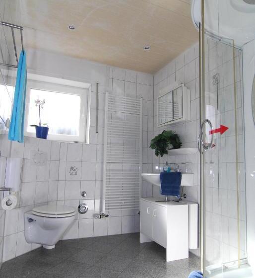 四人标准间, Monteurwohnung Krings Ferienwohnung Am Steinbüchel 1