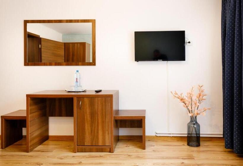 Standard room with outdoor bath, La Colțul Castelului Bran