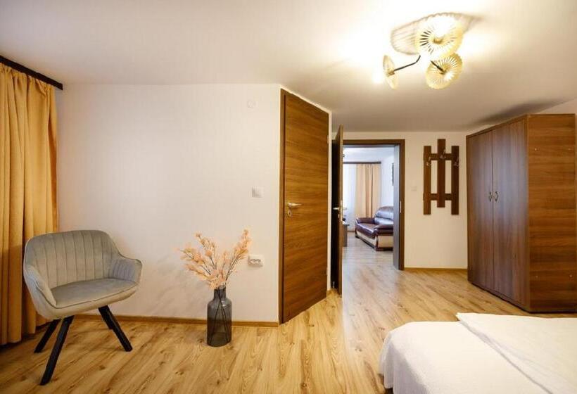 اتاق لوکس, La Colțul Castelului Bran