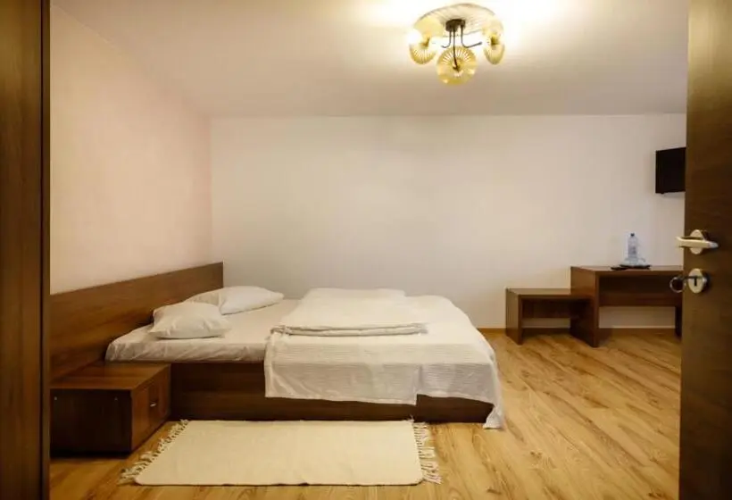 Deluxe-huone, La Colțul Castelului Bran Boutique