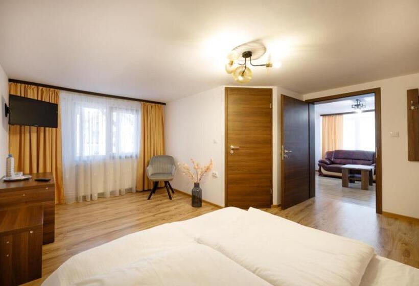 اتاق لوکس, La Colțul Castelului Bran