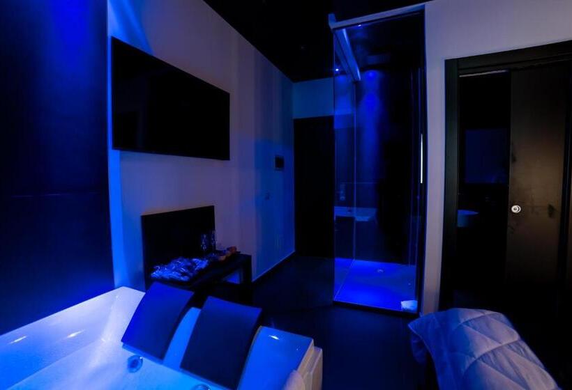 اتاق استاندارد با وان آب گرم, Maximum Hub Suite&spa
