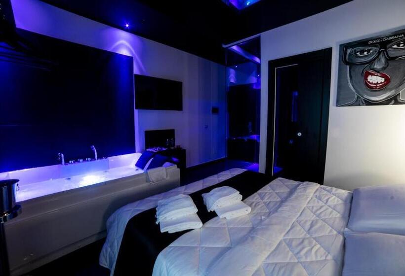 اتاق استاندارد با وان آب گرم, Maximum Hub Suite&spa