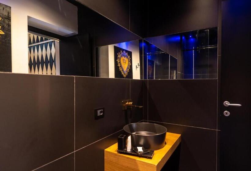 اتاق استاندارد با تخت بزرگ, Maximum Hub Suite&spa