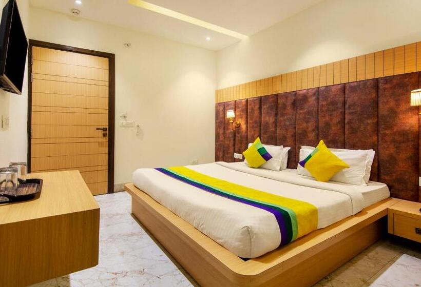 חדר בסיסי, Itsy Hotels Sehdev Residency, Near Golden Temple