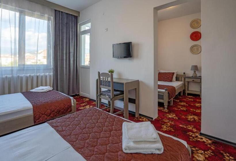 Трехместный Номер Superior, къща за гости арт хаус   юг/ Art House   South