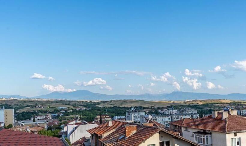 Семейный Номер, къща за гости арт хаус   юг/ Art House   South