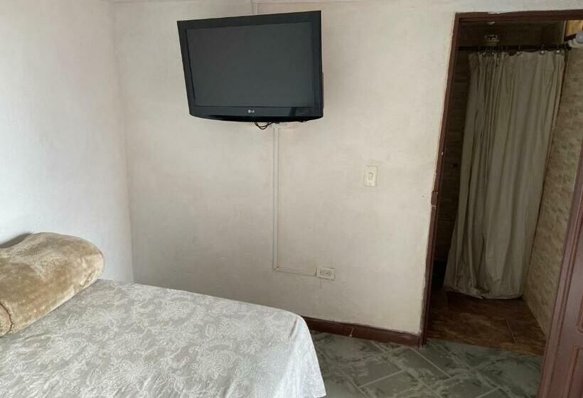 Номер Стандарт Индивидуальный, Hostal Hollywood Inn Ii
