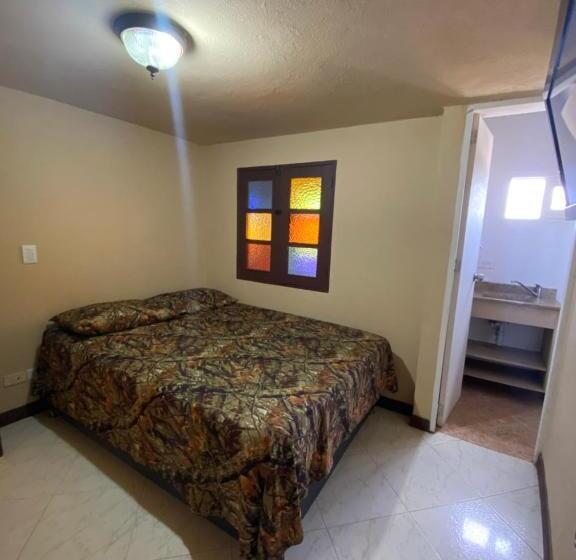 اتاق استاندارد با چشمانداز استخر, Hostal Hollywood Inn Ii